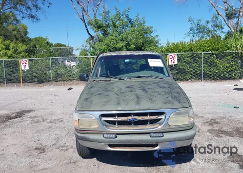 1998 Ford Explorer Eddie Bauer/Limited/Xlt from USA, damaged, VIN 1FMZU32P1WZC19718